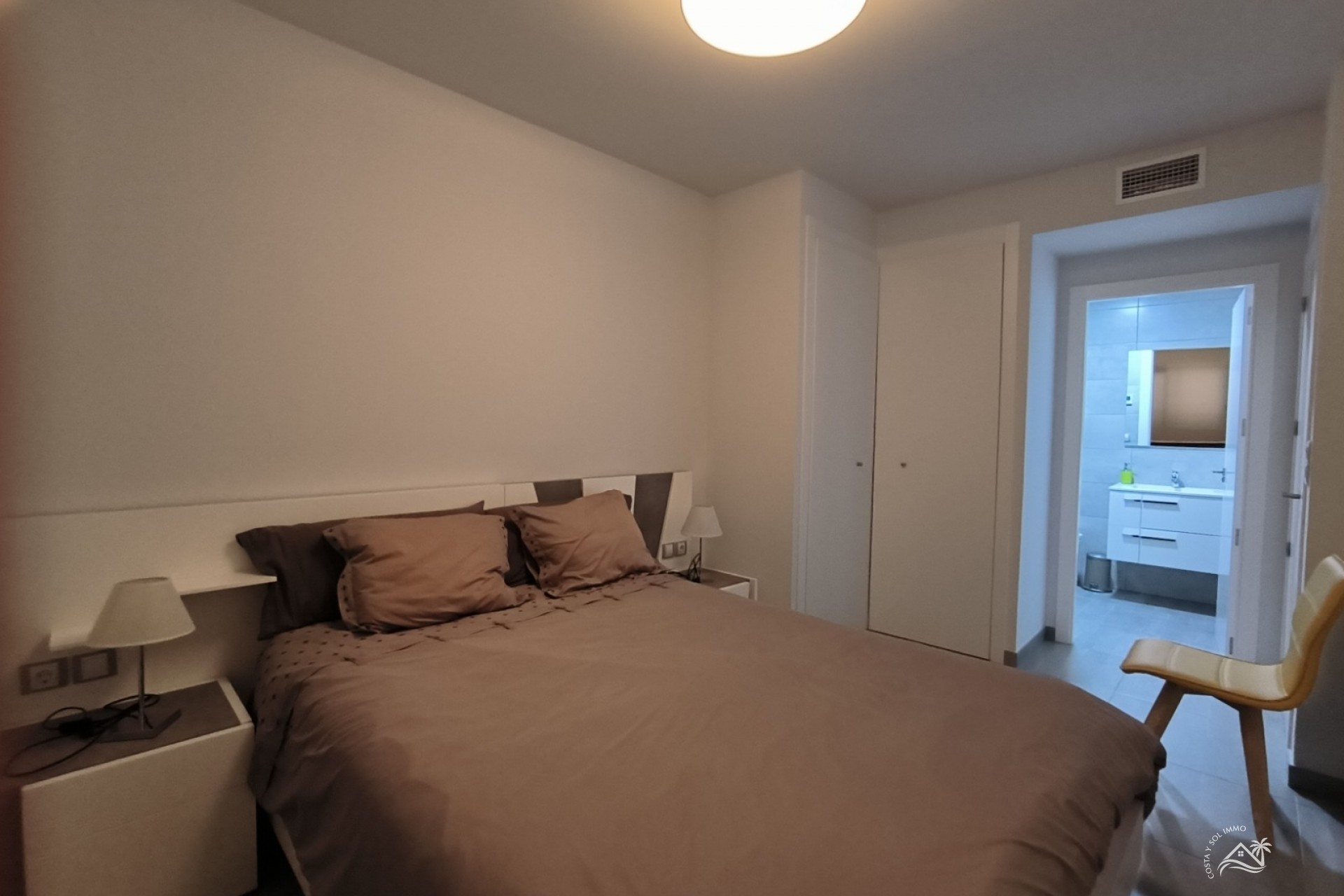 Herverkoop - Appartement / flat -
