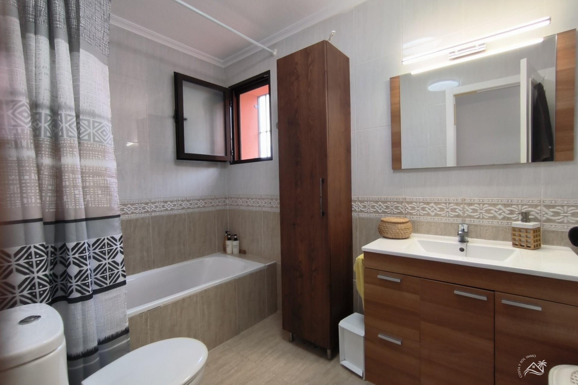 Herverkoop - Appartement / flat -

