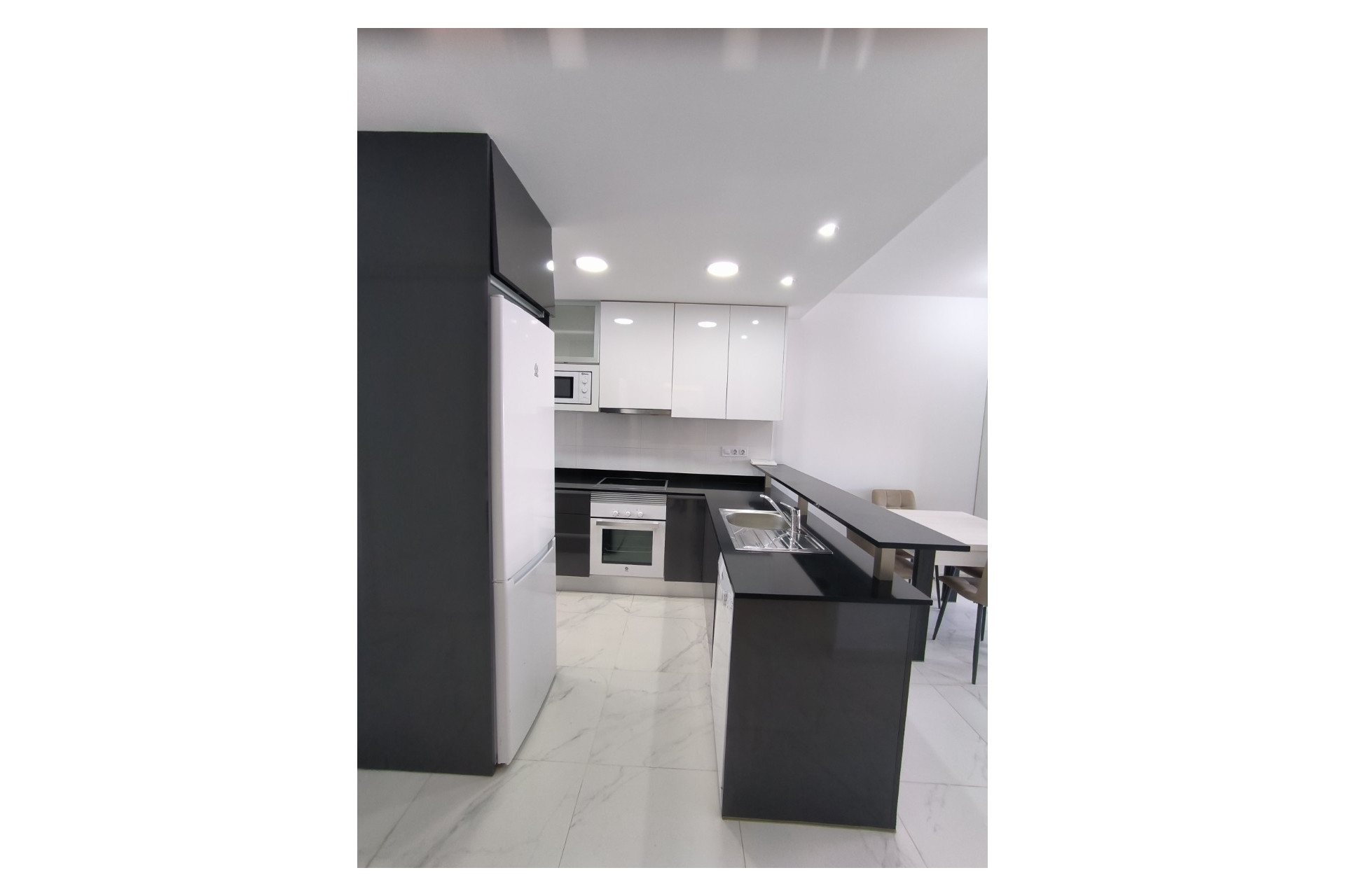 Herverkoop - Appartement / flat -
