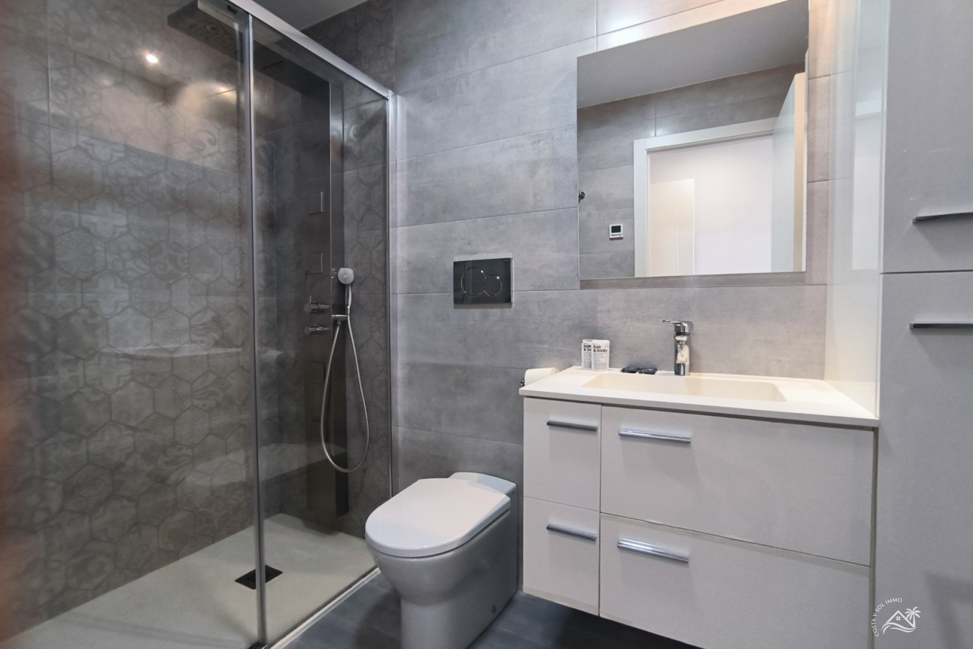 Herverkoop - Appartement / flat -
