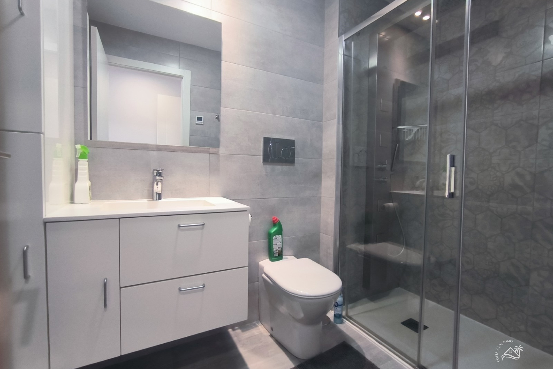 Herverkoop - Appartement / flat -
