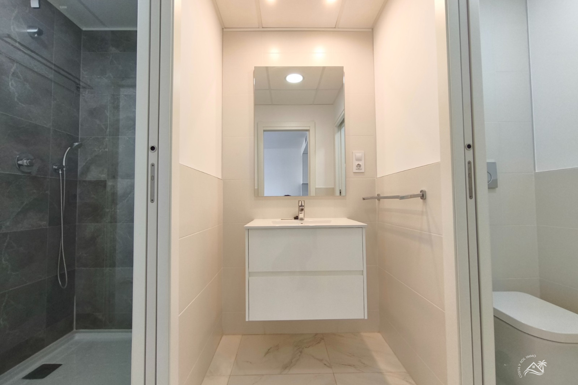 Herverkoop - Appartement / flat -

