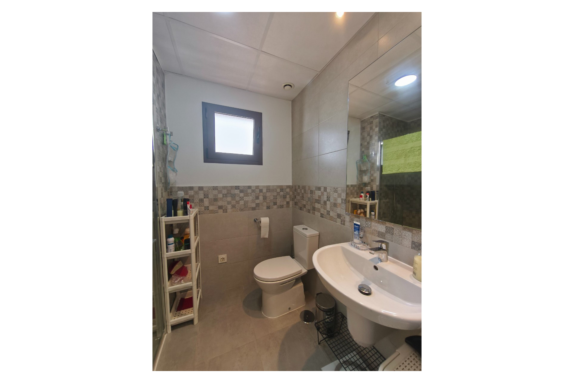 Herverkoop - Appartement / flat -

