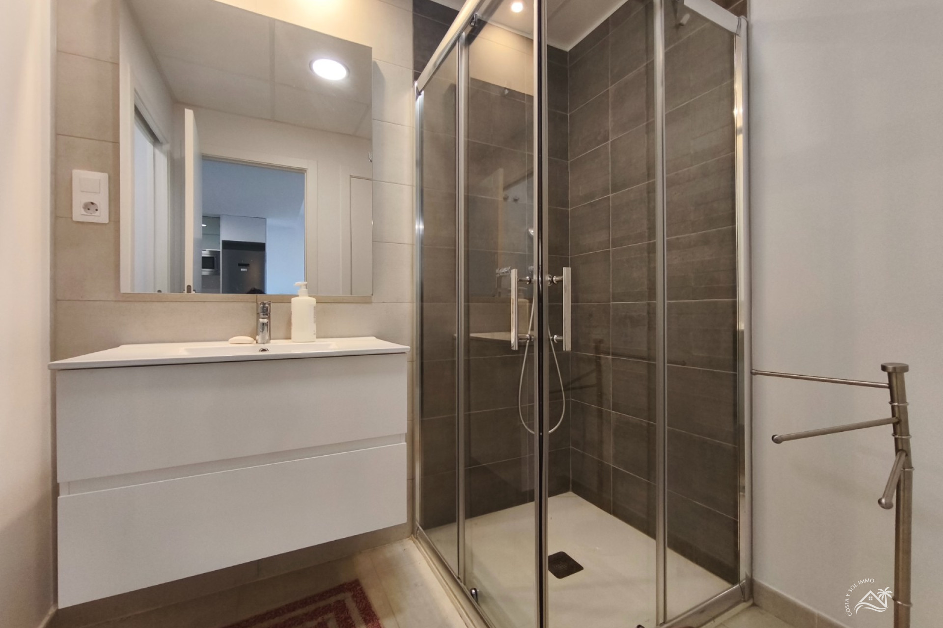 Herverkoop - Appartement / flat -

