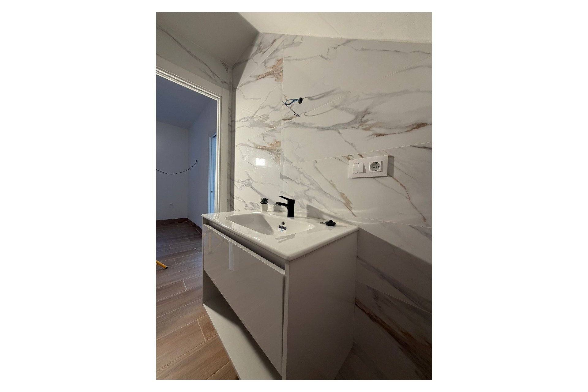 Herverkoop - Appartement / flat -
