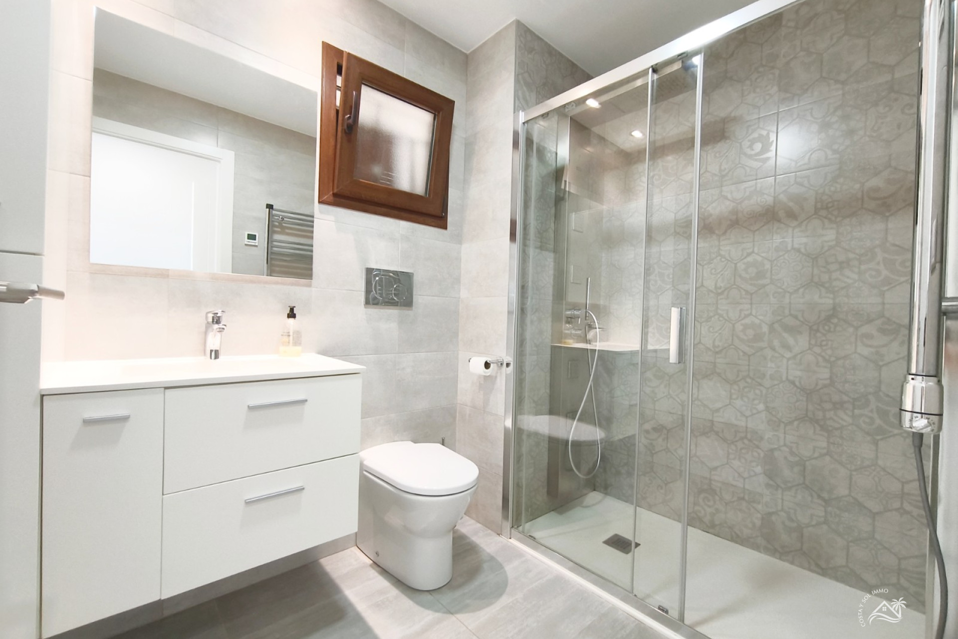 Herverkoop - Appartement / flat -
