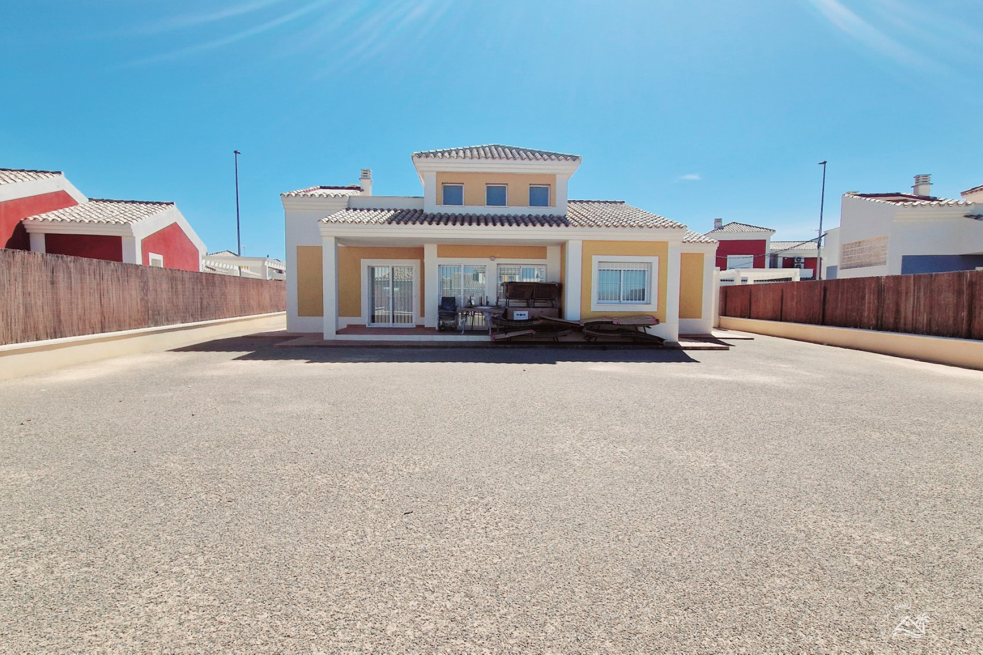 Herverkoop - Villa -
