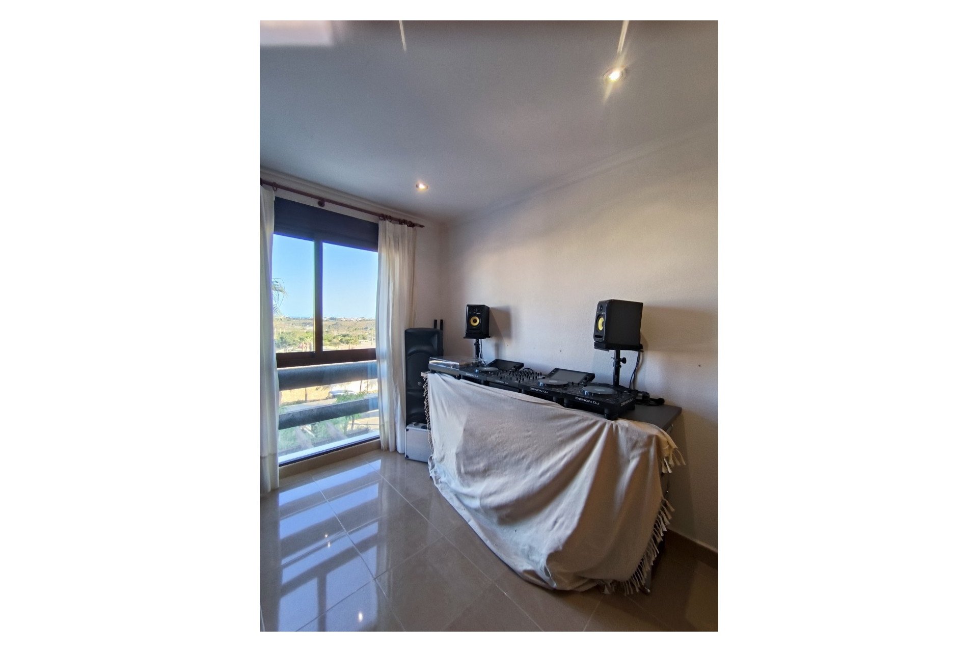 Resale - Apartment -
Vera Playa