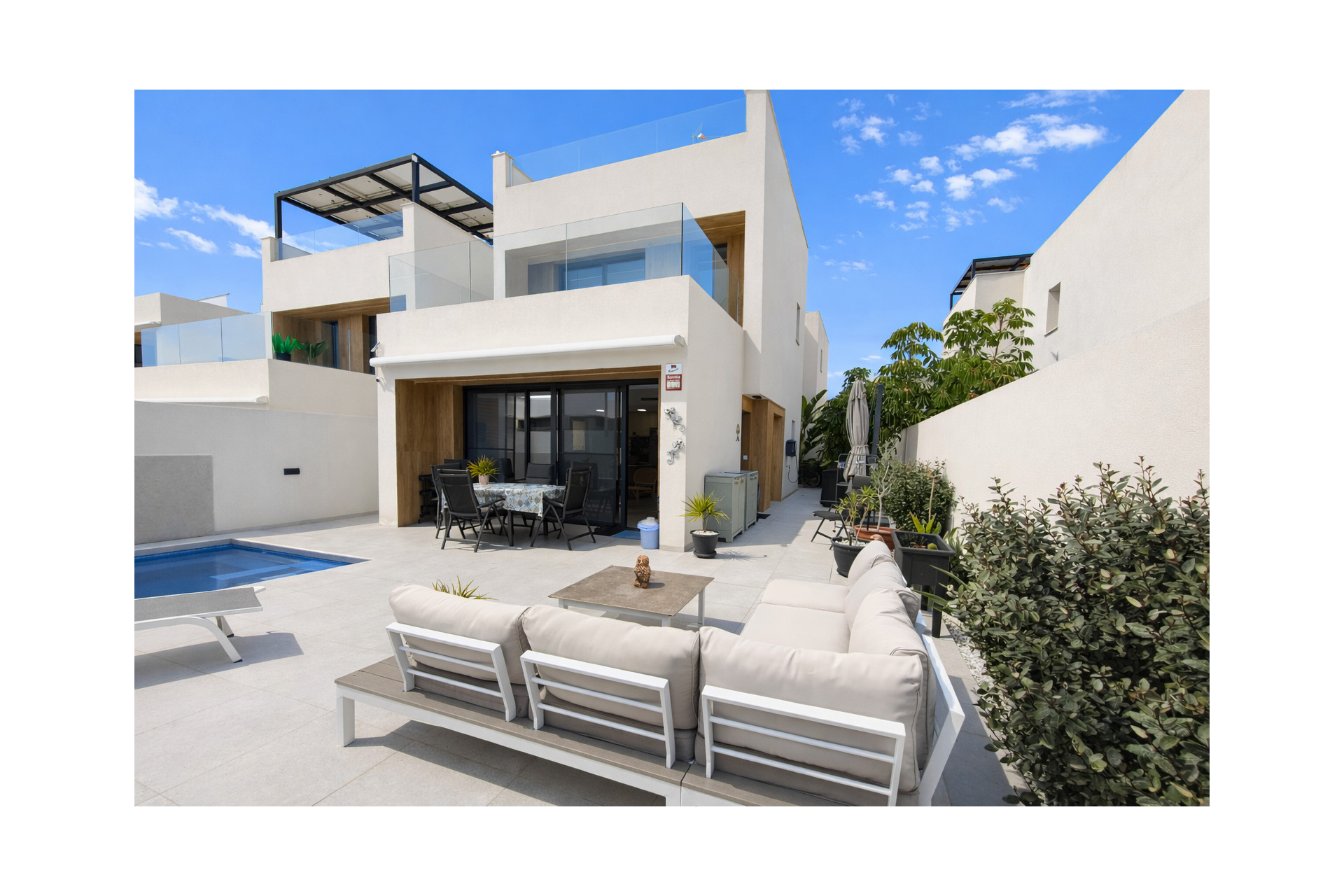 Resale - Villa -
Águilas