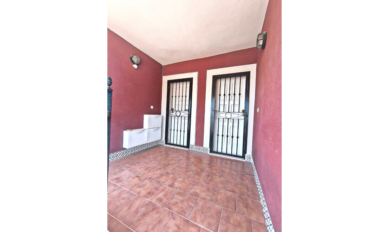 Resale - Bungalow -
Orihuela Costa - Los Altos