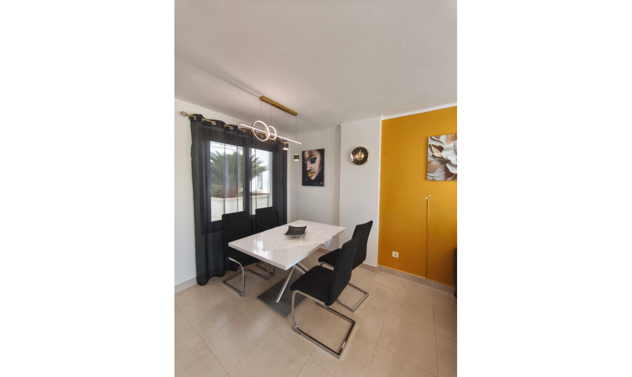 Wiederverkauf - Wohnung -
San Juan de los Terreros