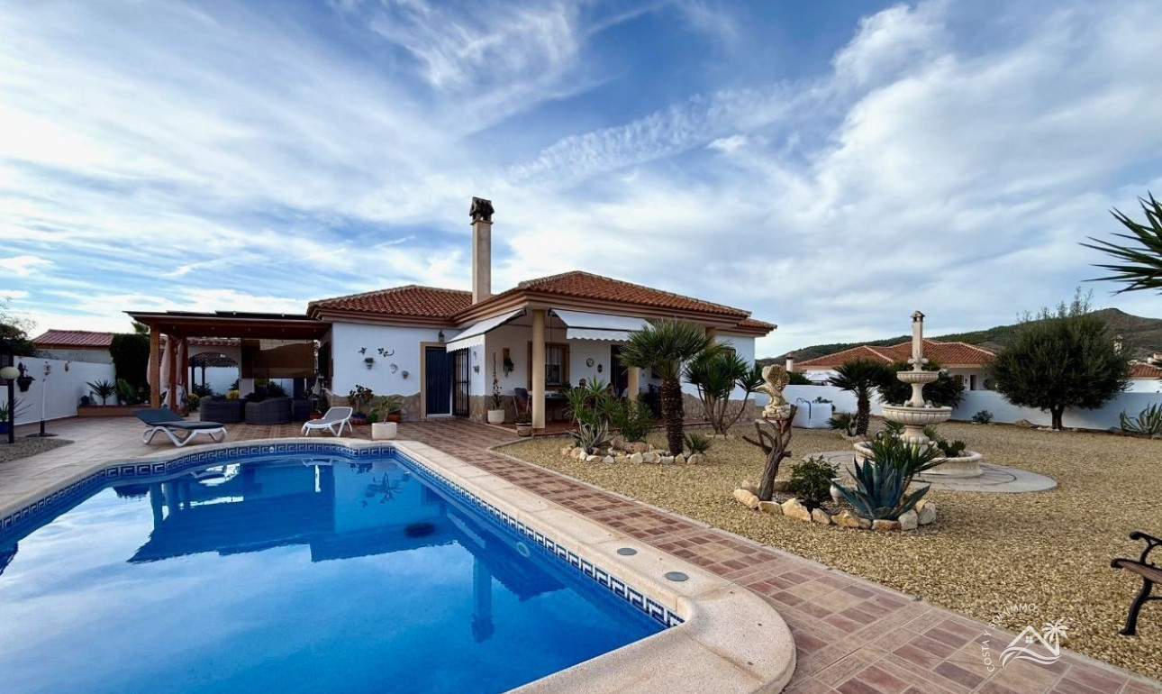 Reventa - Villa/Chalet -
Arboleas