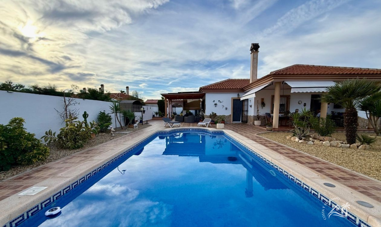Reventa - Villa/Chalet -
Arboleas