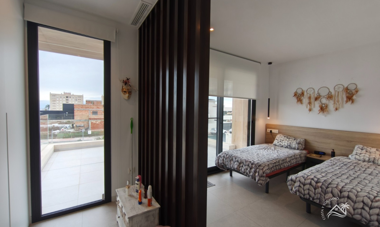 Resale - Villa -
Águilas