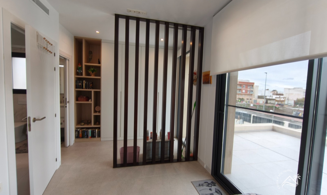 Resale - Villa -
Águilas