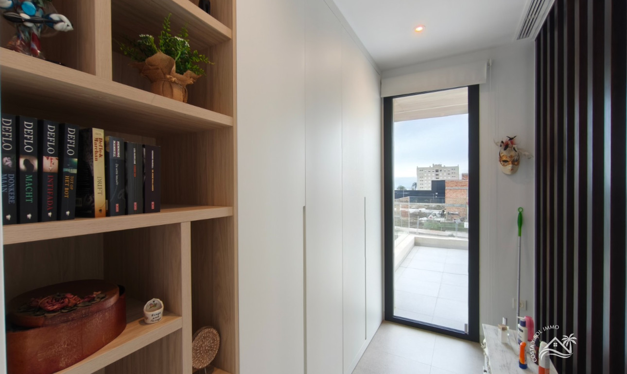 Resale - Villa -
Águilas