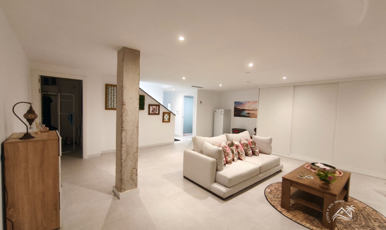 Resale - Villa -
Águilas