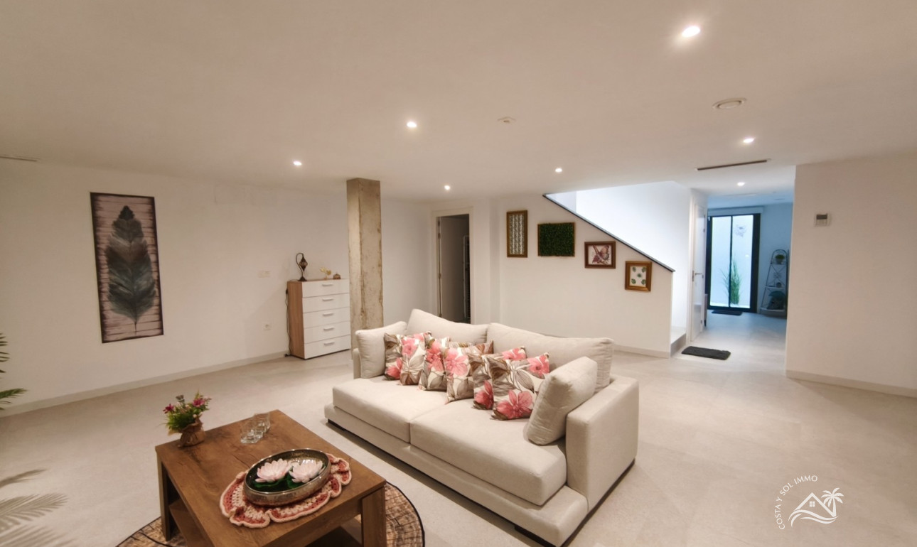 Resale - Villa -
Águilas