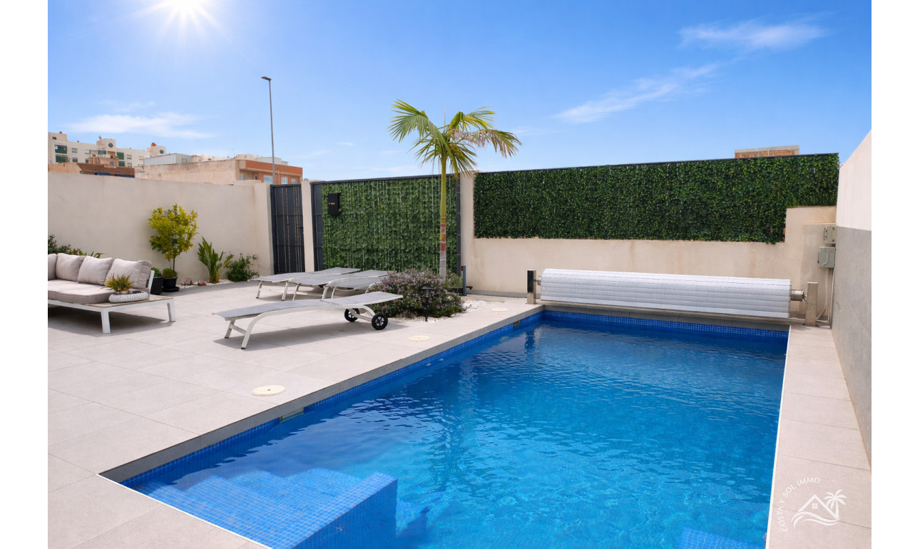 Resale - Villa -
Águilas