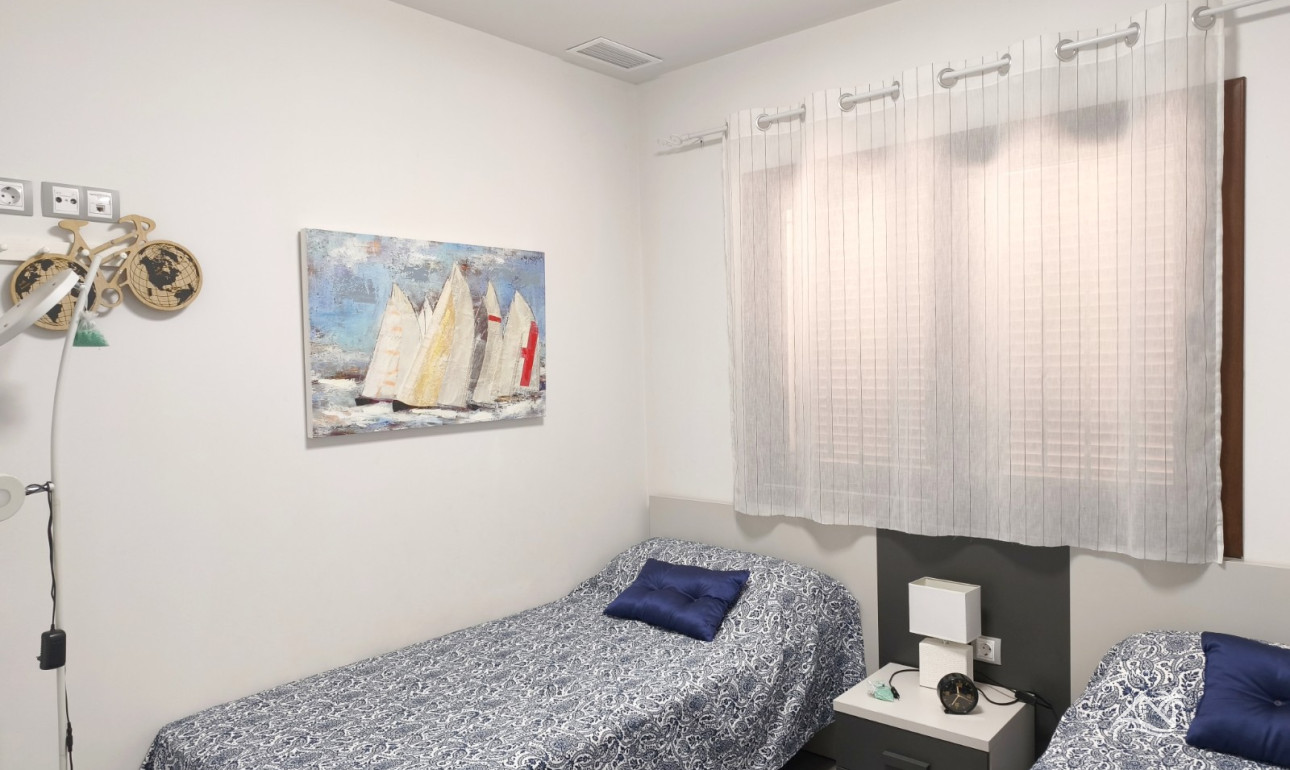 Wiederverkauf - Wohnung -
San Juan de los Terreros